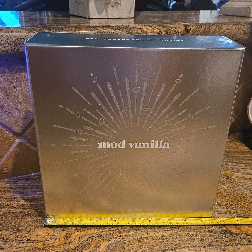 Ariana Grande Silver Empty Box